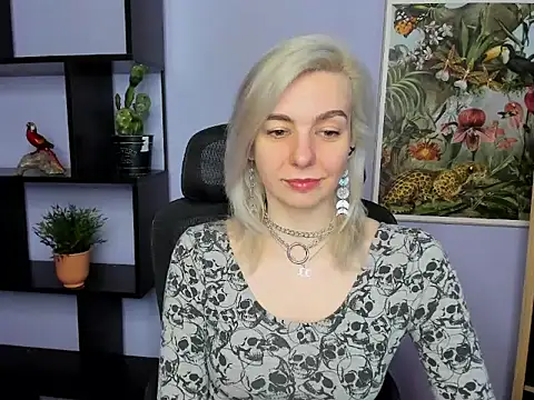 Snapshot of velvetanne chatting on 05-20-26, 06:21 velvetanne online show from 05-20-26, 06:21