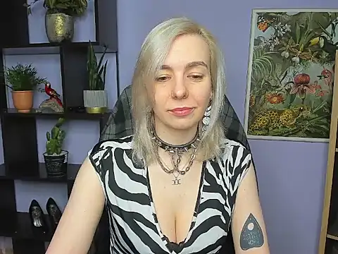 Snapshot of velvetanne chatting on 05-27-26, 06:43 velvetanne online show from 05-27-26, 06:43