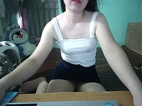 Snapshot of hanyna chatting on 05-23-26, 04:33 hanyna online show from 05-23-26, 04:33