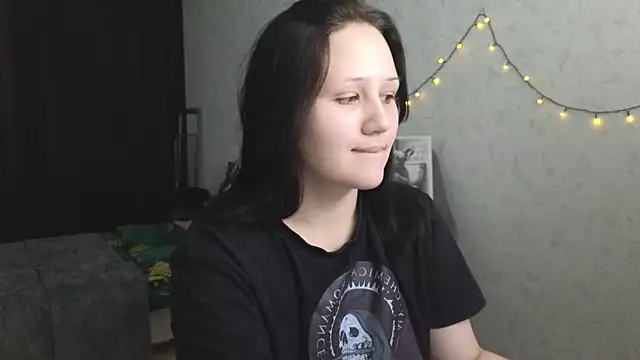 Snapshot of Tori_cute chatting on 05-20-26, 12:24 Tori cute online show from 05-20-26, 12:24