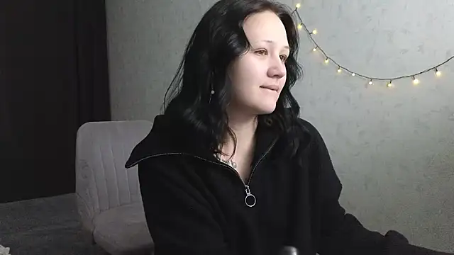 Snapshot of Tori_cute chatting on 05-23-26, 12:20 Tori cute online show from 05-23-26, 12:20