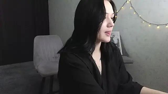 Snapshot of Tori_cute chatting on 05-21-26, 01:03 Tori cute online show from 05-21-26, 01:03