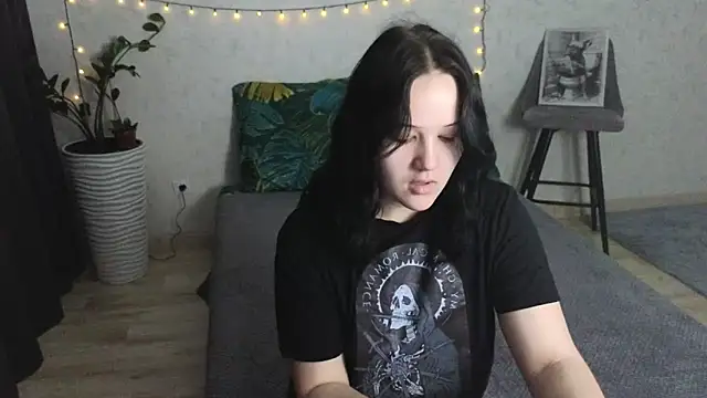 Snapshot of Tori_cute chatting on 05-29-26, 12:38 Tori cute online show from 05-29-26, 12:38