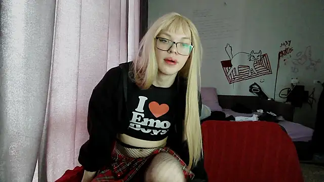 Snapshot of Langelololi chatting on 06-01-26, 06:02 Langelololi online show from 06-01-26, 06:02
