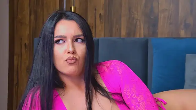 Snapshot of JennifferGray chatting on 07-04-26, 05:14 JennifferGray online show from 07-04-26, 05:14