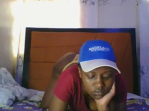 Snapshot of Ellaa_doll chatting on 05-27-26, 12:34 Ellaa doll online show from 05-27-26, 12:34