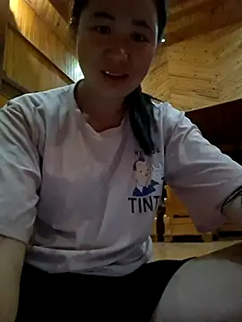 Snapshot of Mila_00 chatting on 06-05-26, 01:06 Mila 00 online show from 06-05-26, 01:06