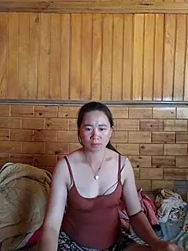 Snapshot of Mila_00 chatting on 05-27-26, 05:04 Mila 00 online show from 05-27-26, 05:04