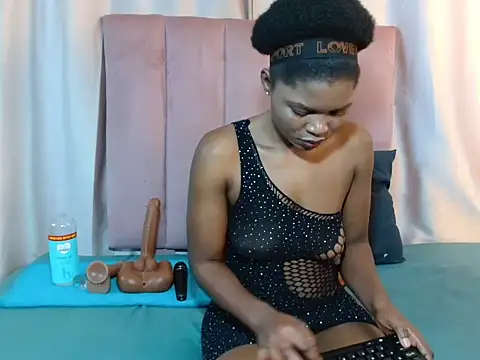 Snapshot of Tianaah chatting on 06-02-26, 06:24 Tianaah online show from 06-02-26, 06:24