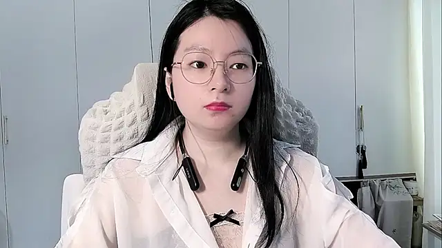 Snapshot of Erya-369 chatting on 05-22-26, 06:55 Erya-369 online show from 05-22-26, 06:55
