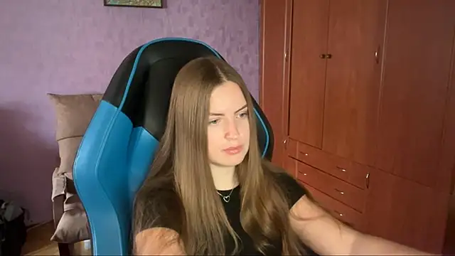 Snapshot of SilkSinner_ chatting on 05-29-26, 10:10 SilkSinner online show from 05-29-26, 10:10