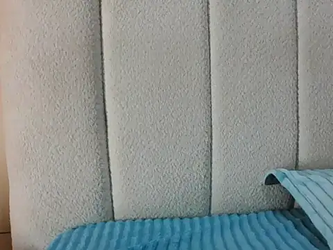 Snapshot of Tehiller chatting on 06-19-26, 04:24 Tehiller online show from 06-19-26, 04:24