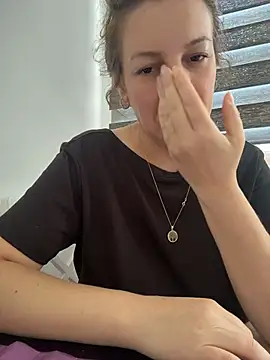 Hot-Milf4U online show from 06-30-26, 05:29