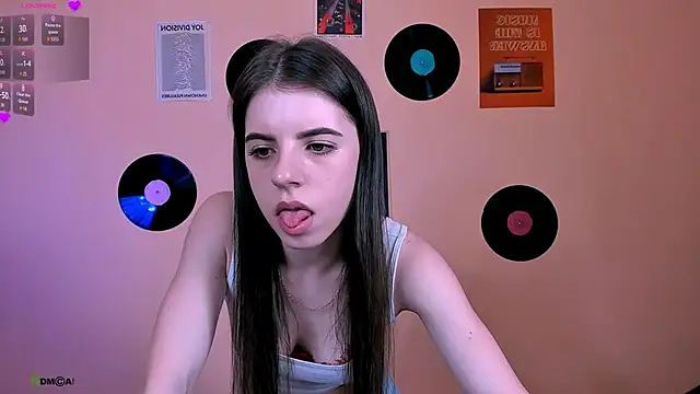 Snapshot of lyra_desire chatting on 06-15-26, 12:01 lyra desire online show from 06-15-26, 12:01