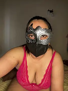 Snapshot of LioraWance chatting on 06-19-26, 01:44 LioraWance online show from 06-19-26, 01:44