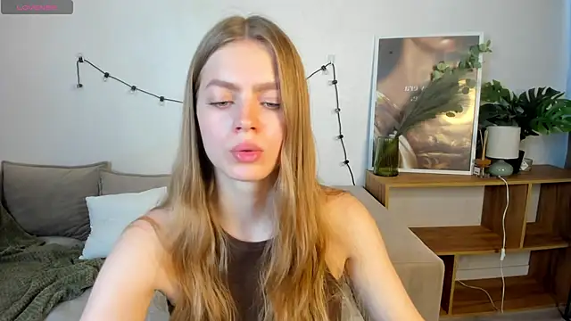 HoneyEmilly online show from 05-25-26, 06:34