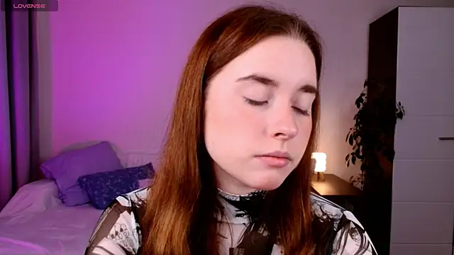 Snapshot of Lilit_Dream chatting on 07-17-26, 02:42 Lilit Dream online show from 07-17-26, 02:42