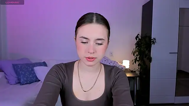 Snapshot of Lilit_Dream chatting on 06-16-26, 03:39 Lilit Dream online show from 06-16-26, 03:39