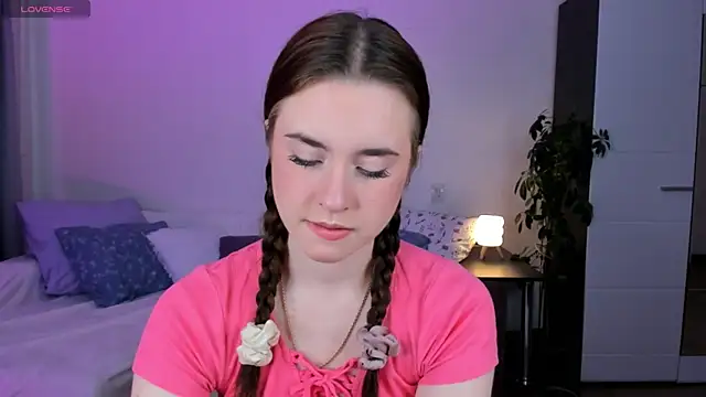 Snapshot of Lilit_Dream chatting on 06-15-26, 03:18 Lilit Dream online show from 06-15-26, 03:18