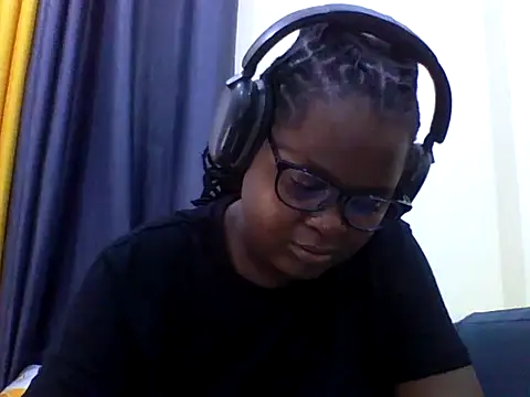 Snapshot of ladar chatting on 06-16-26, 04:56 ladar online show from 06-16-26, 04:56