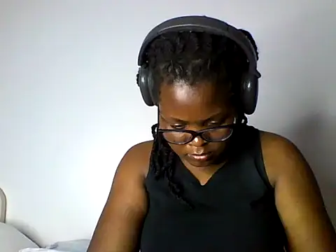Snapshot of ladar chatting on 07-15-26, 04:14 ladar online show from 07-15-26, 04:14