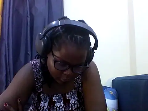 Snapshot of ladar chatting on 06-19-26, 06:08 ladar online show from 06-19-26, 06:08