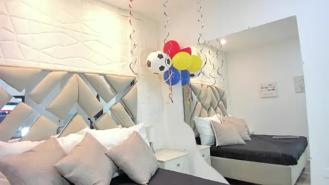 Snapshot of valentinasu chatting on 06-26-26, 11:38 valentinasu online show from 06-26-26, 11:38