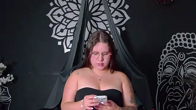 Lia Avalon online show from 07-18-26, 11:52