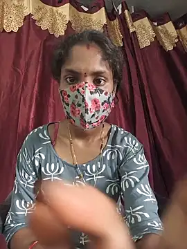 Snapshot of reshma124 chatting on 06-08-26, 04:57 reshma124 online show from 06-08-26, 04:57