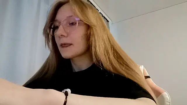 LauraTurber online show from 05-26-26, 03:10
