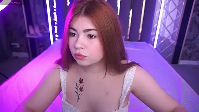 Snapshot of RosaAmour chatting on 06-01-26, 12:38 RosaAmour online show from 06-01-26, 12:38