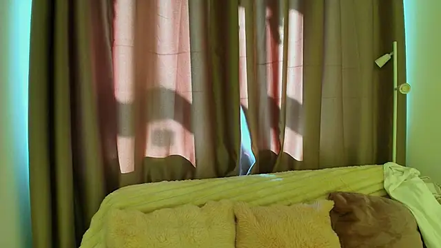 Snapshot of silver_grl chatting on 06-02-26, 01:38 silver grl online show from 06-02-26, 01:38