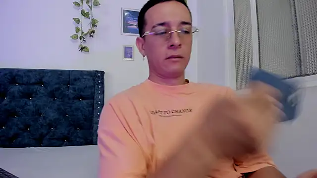 Snapshot of scarlett_777_dante chatting on 07-10-26, 02:28 scarlett 777 dante online show from 07-10-26, 02:28