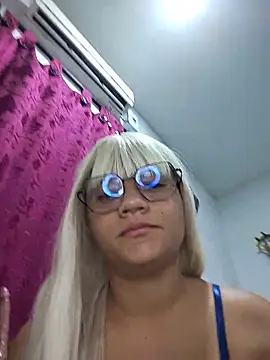 AuraRios online show from 05-26-26, 04:21