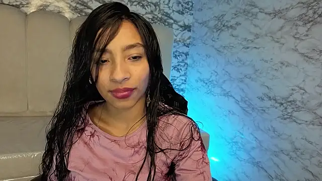 Snapshot of Adarasuri_v chatting on 06-09-26, 03:29 Adarasuri v online show from 06-09-26, 03:29
