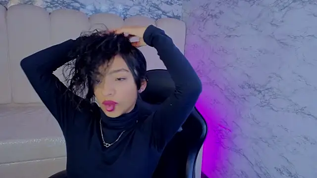 Snapshot of Adarasuri_v chatting on 06-05-26, 03:11 Adarasuri v online show from 06-05-26, 03:11
