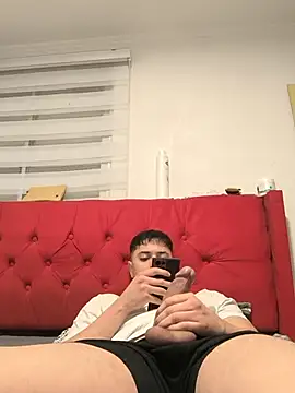 Snapshot of BodyGym18 chatting on 05-19-26, 07:43 BodyGym18 online show from 05-19-26, 07:43
