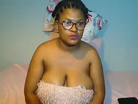 Snapshot of CandyYumsAerolaXX chatting on 05-26-26, 07:12 CandyYumsAerolaXX online show from 05-26-26, 07:12