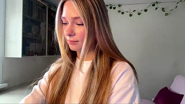 JulietFekete online show from 05-28-26, 12:22