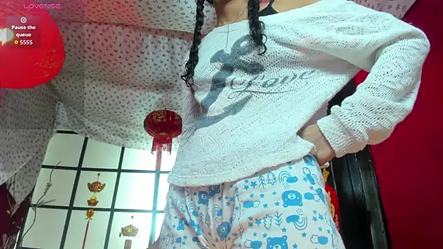 Snapshot of Aurora_Gatty chatting on 06-14-26, 07:37 Aurora Gatty online show from 06-14-26, 07:37