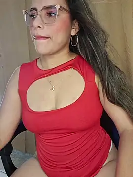 Snapshot of Estrella_em chatting on 05-22-26, 06:39 Estrella em online show from 05-22-26, 06:39