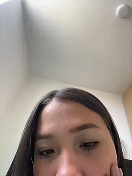 Snapshot of bellaroch chatting on 06-04-26, 05:39 bellaroch online show from 06-04-26, 05:39