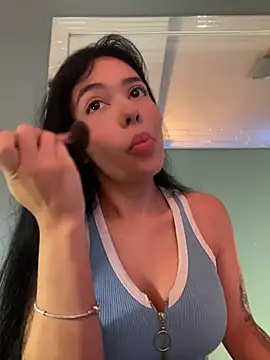 Snapshot of FERNANDAXX_ chatting on 05-28-26, 11:38 FERNANDAXX online show from 05-28-26, 11:38