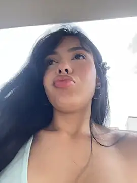 Snapshot of FERNANDAXX_ chatting on 05-25-26, 04:28 FERNANDAXX online show from 05-25-26, 04:28