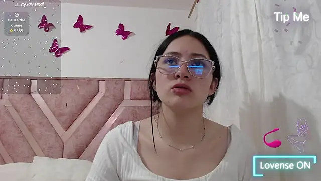 Angel-Hott  online show from 06-11-26, 04:31