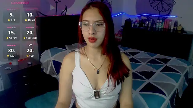 Snapshot of ashly_litlle chatting on 06-27-26, 03:18 ashly litlle online show from 06-27-26, 03:18