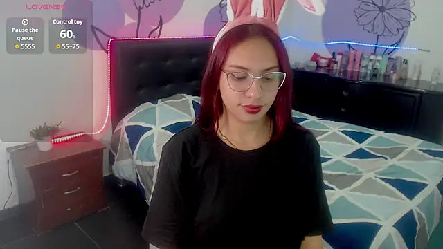 Snapshot of ashly_litlle chatting on 06-23-26, 01:14 ashly litlle online show from 06-23-26, 01:14