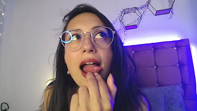 Alana-swett online show from 05-29-26, 01:17