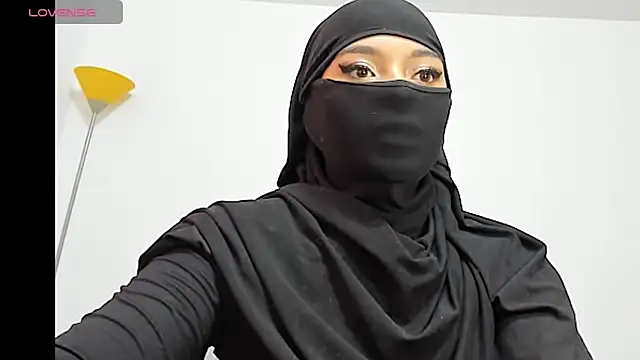 Snapshot of Samira_1 chatting on 05-23-26, 08:19 Samira 1 online show from 05-23-26, 08:19