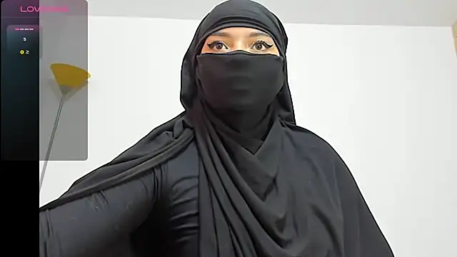Snapshot of Samira_1 chatting on 05-21-26, 09:12 Samira 1 online show from 05-21-26, 09:12